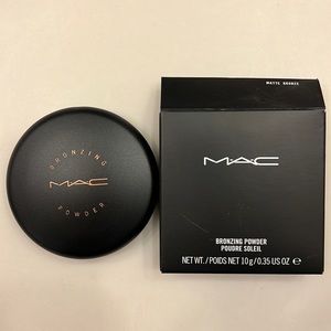 MAC bronzing powder